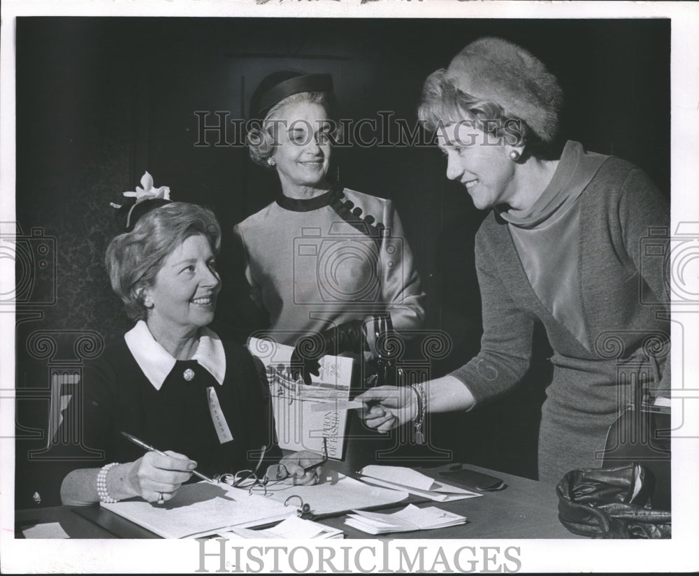 1967 Press Photo Mrs. Ben S. McGivern Senior with Women for Fundraiser- Historic Images