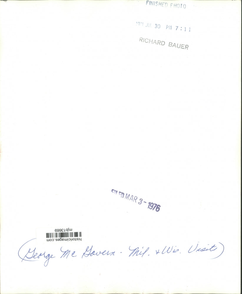 1971 Press Photo George McGovern at a Milwaukee Visit - mjb13669