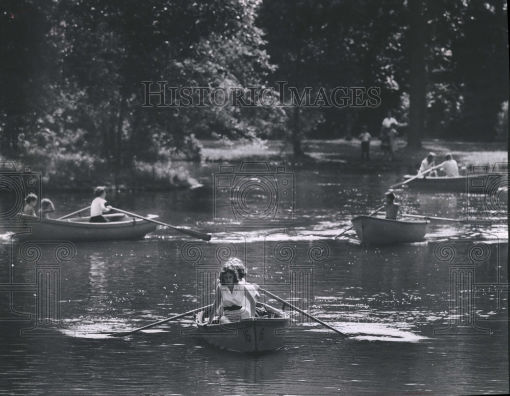 1953 Press Photo Girls in Rowboats at McGovern Park Lagoon- Historic Images