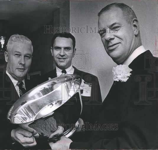 1969 Press Photo Frances E. Ferguson, honored at Pfister Hotel in Wisconsin- Historic Images