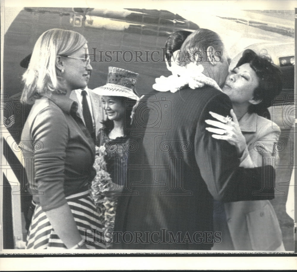 1975 Press Photo President Ford and the Hawaiian Chief&#39;s Wife in Honolulu