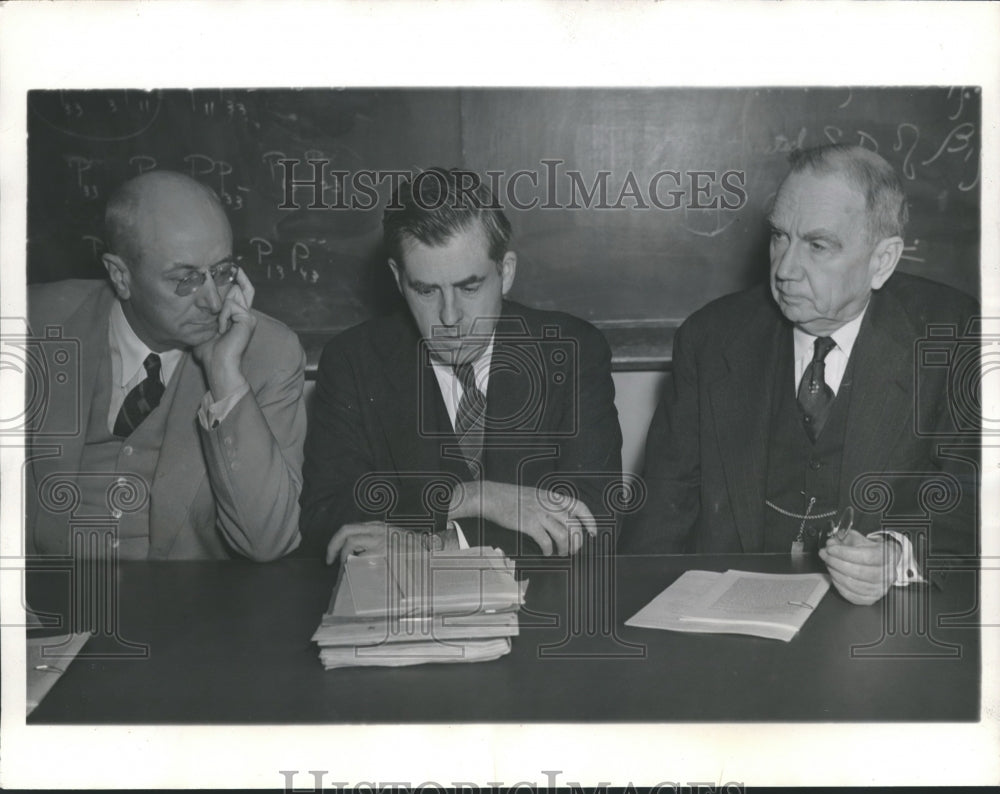 1938 Press Photo The Commodity Exchange Commission weighs charges in Washington- Historic Images