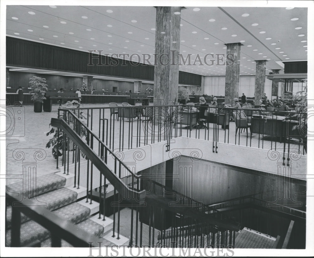 1969 Press Photo Lobby of the new Marshall and Ilsley bank building, Milwaukee- Historic Images