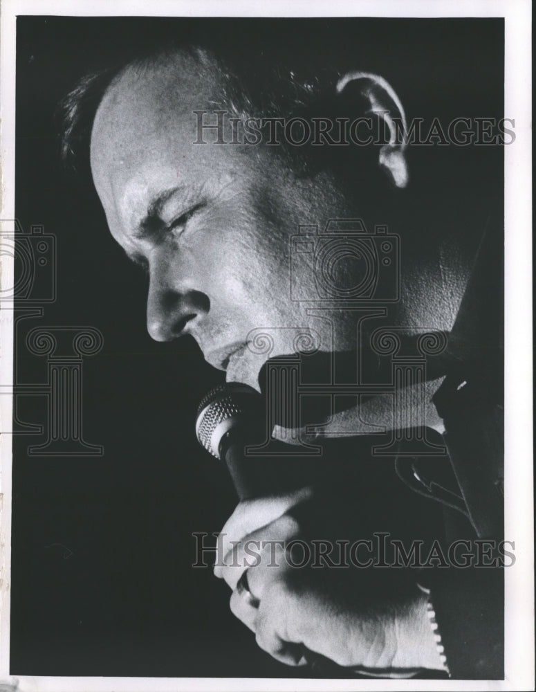 1968 Press Photo Composer and performer Glenn Yarbrough, a Milwaukee native- Historic Images