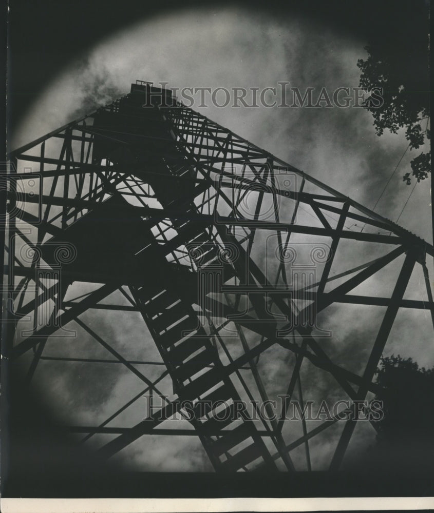 1940 Press Photo One of Many Fire Lookout Towers in Wisconsin - mjb14369- Historic Images