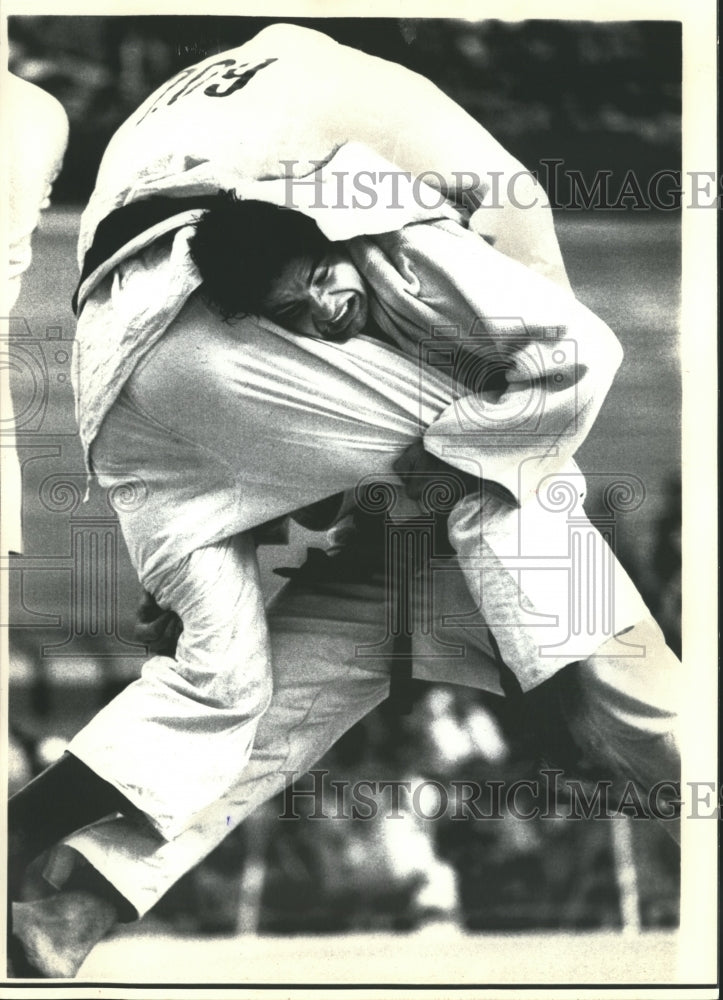 1976 Press Photo Brazil&#39;s Carlos Pacheco and Cuba&#39;s Jose Ibanez Judo, Olympics- Historic Images