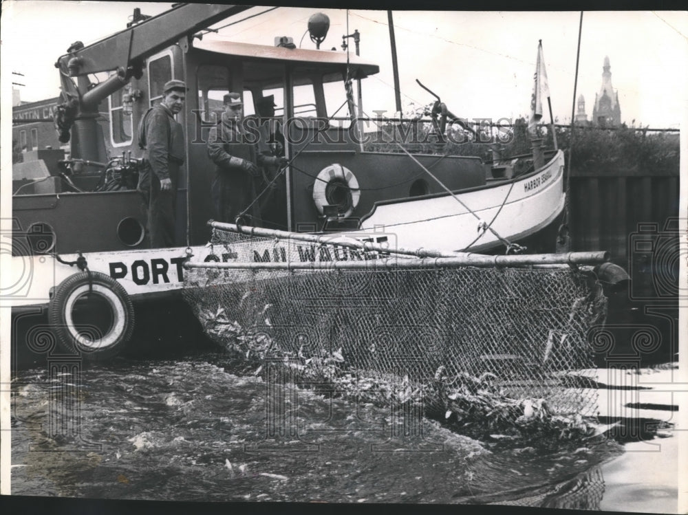 1968 Press Photo Castulo Vasquez, James Kaczmarek,Clayton Swinford Clean River