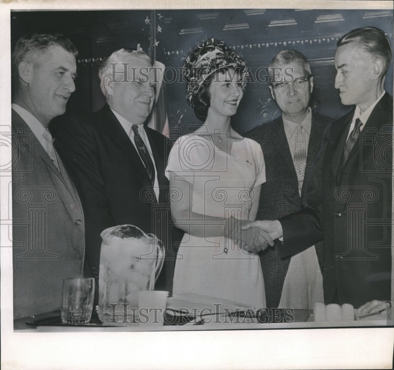 Load image into Gallery viewer, 1961 Press Photo Miss Wisconsin Karen Fahrenback Meets with State Legislators
