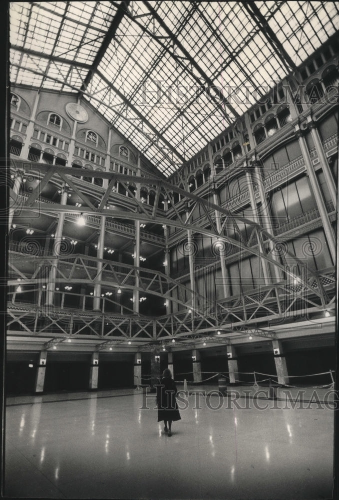 1992 Press Photo View of Atrium in Federal Building and Courthouse, Milwaukee- Historic Images