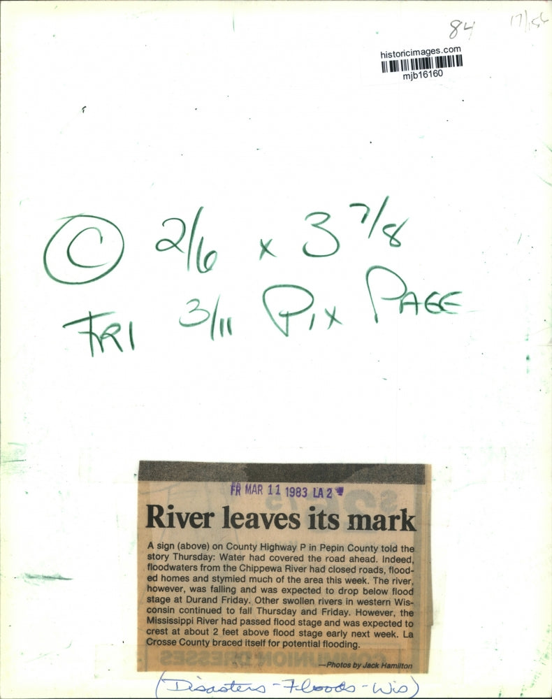 1983 Press Photo Sign in Pepin County, Wisconsin warns of a flooded road