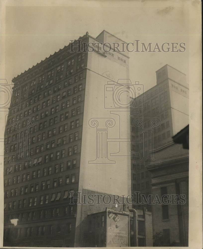 1926 Press Photo Street View of First Wisconsin National Bank Building- Historic Images