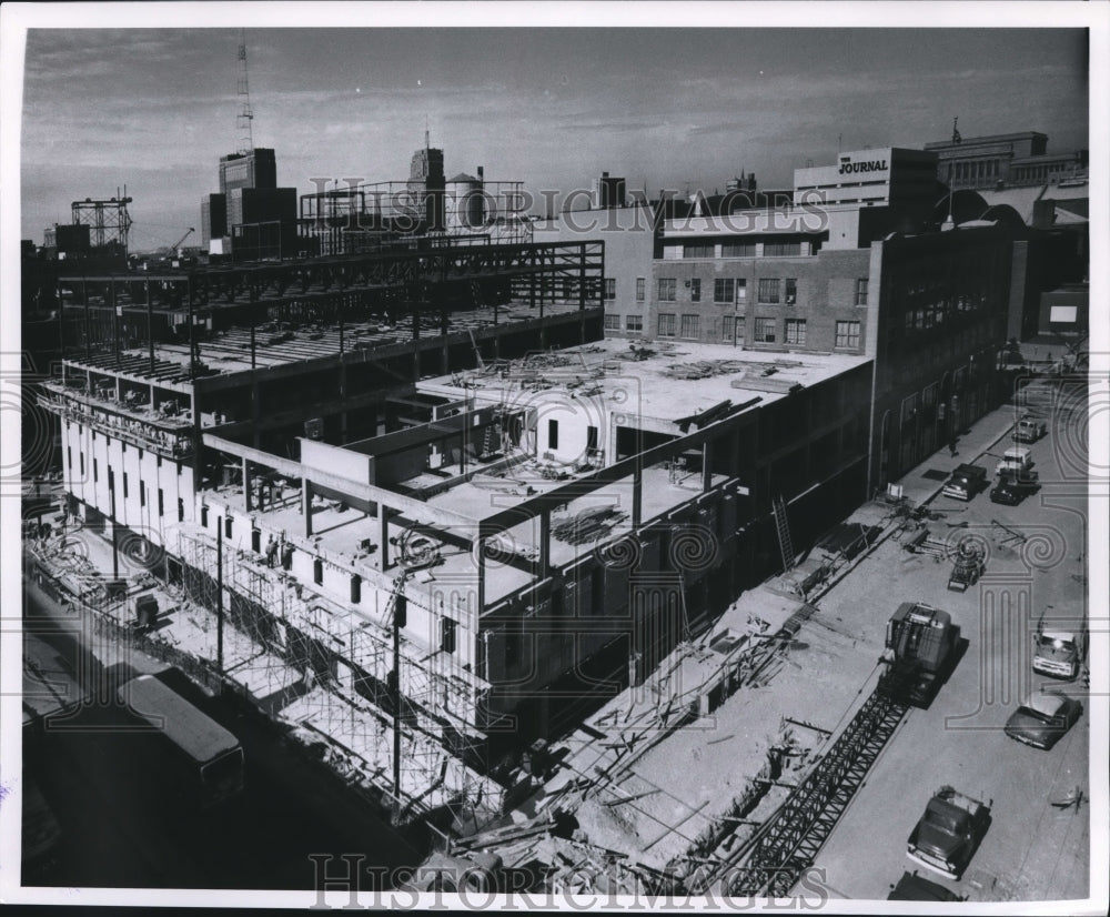 1961 Press Photo The Milwaukee Journal building new construction - new addition- Historic Images