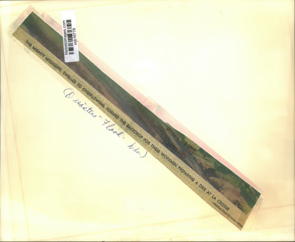 1969 Press Photo Mississippi River Flood Disaster at La Crosse, Wisconsin