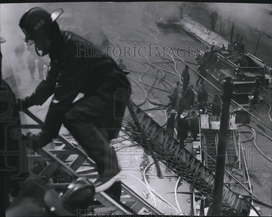 1956 Press Photo Firement fight four-alarm blaze at Maertz department store- Historic Images