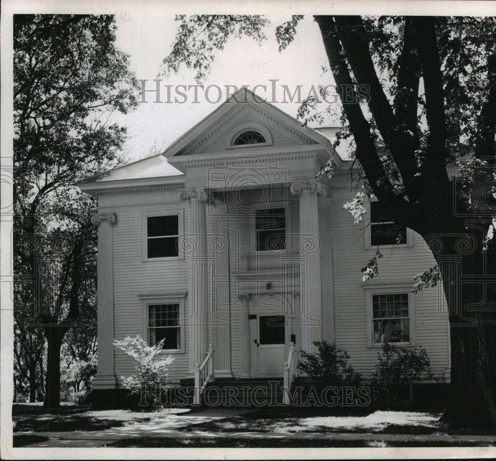 1955 Press Photo Exterior Zona Gale Mansion on Wisconsin River- Historic Images