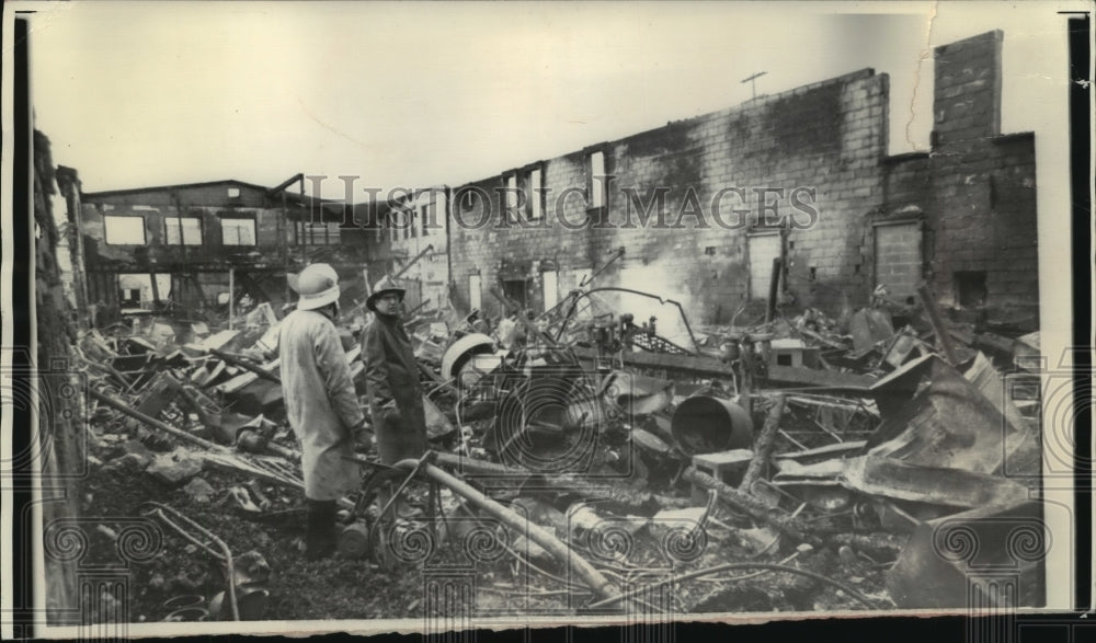 1971 Press Photo David Douglas Company Fire Remains in Plymouth, Wisconsin
