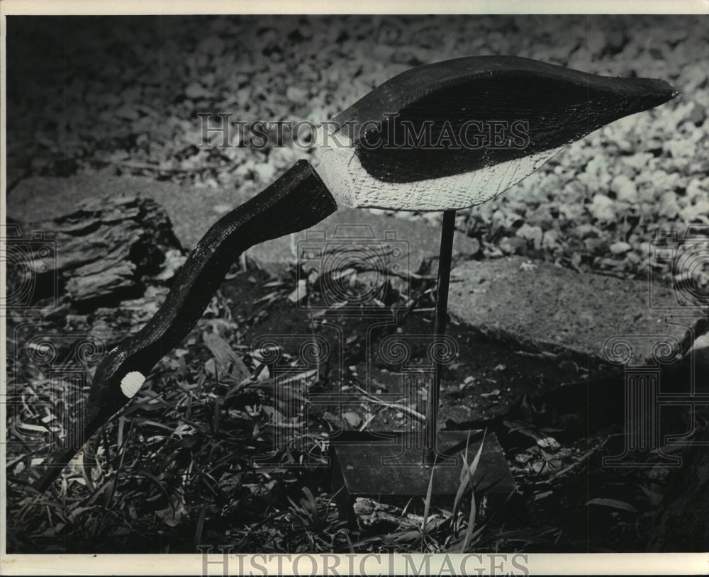 1986 Press Photo Hand-Carved Wind Goose for Gardens- Historic Images