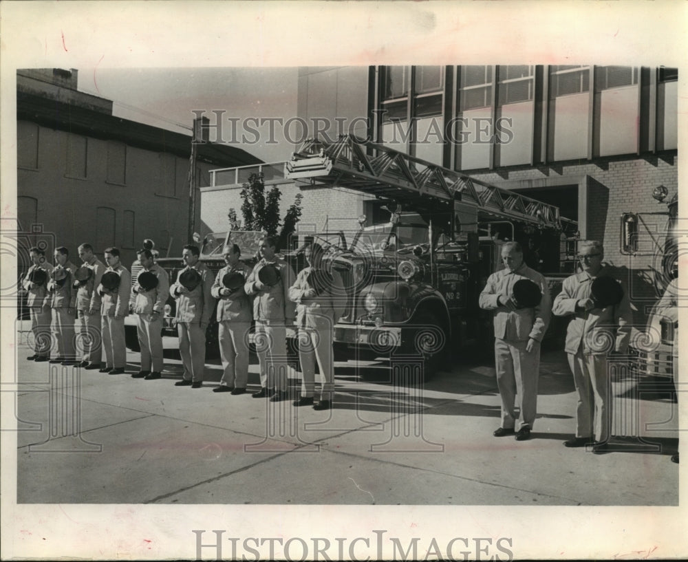 1966 Press Photo MIlwaukee firemen line up to honor fallen comrades in New York- Historic Images