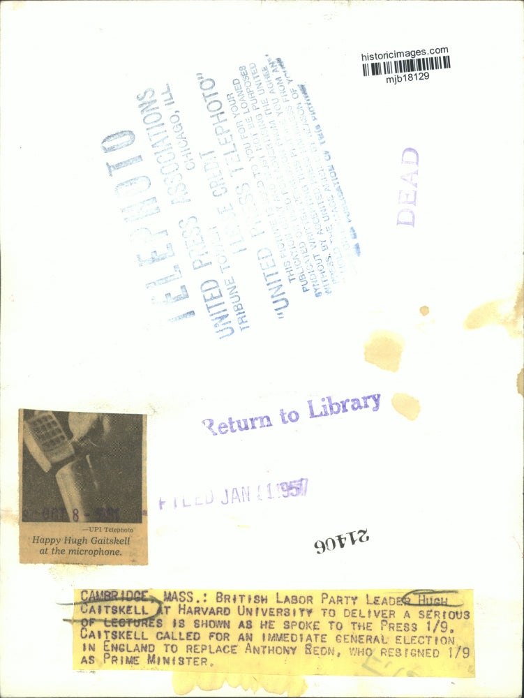 1957 Press Photo Hugh Caitskell At Harvard University, Cambridge, Massachusetts