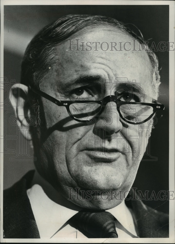 1973 Press Photo John Gardner, former secretary of Health, Education and Welfare