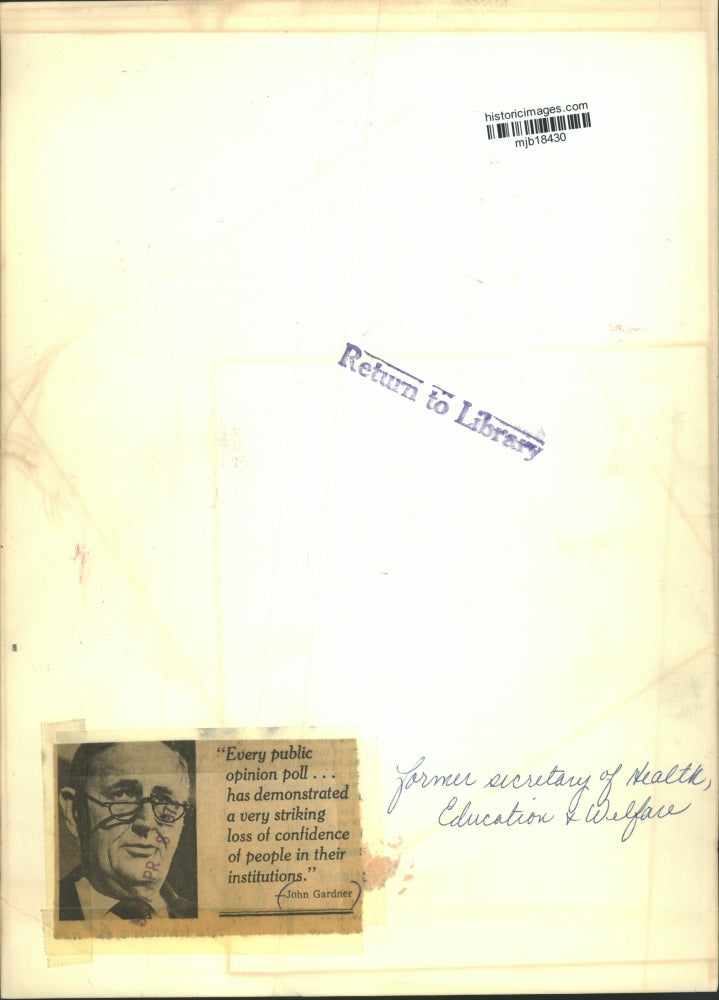 1973 Press Photo John Gardner, former secretary of Health, Education and Welfare