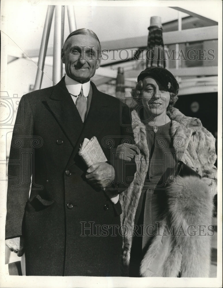 Load image into Gallery viewer, 1933 Press Photo Senator William Gibbs McAdoo and Wife - mjb18782
