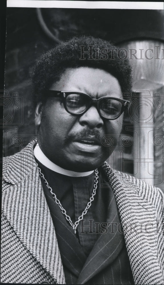 1972 Press Photo Epworth Methodist Church pastor Rev. James Lylesof Milwaukee