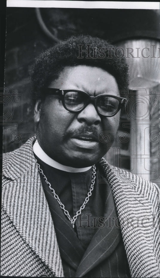 1972 Press Photo Epworth Methodist Church pastor Rev. James Lylesof Milwaukee