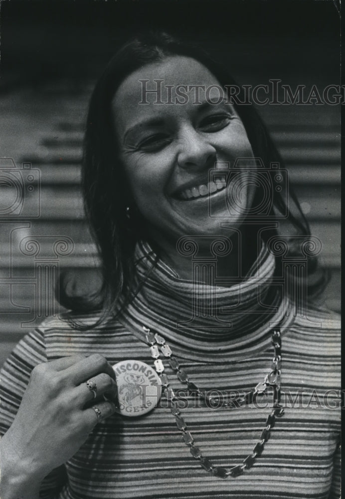 1977 Press Photo Judy McClain , wife of UW Football coach - mjb19004- Historic Images