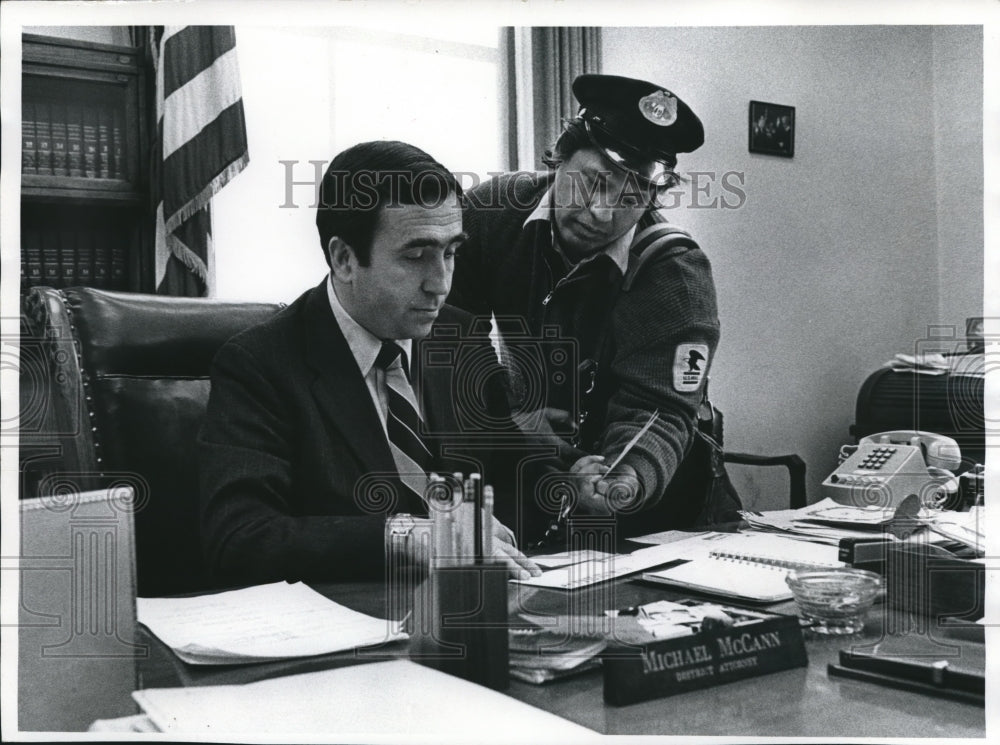 1976 Press Photo District Attorney E Michael McCann- Historic Images