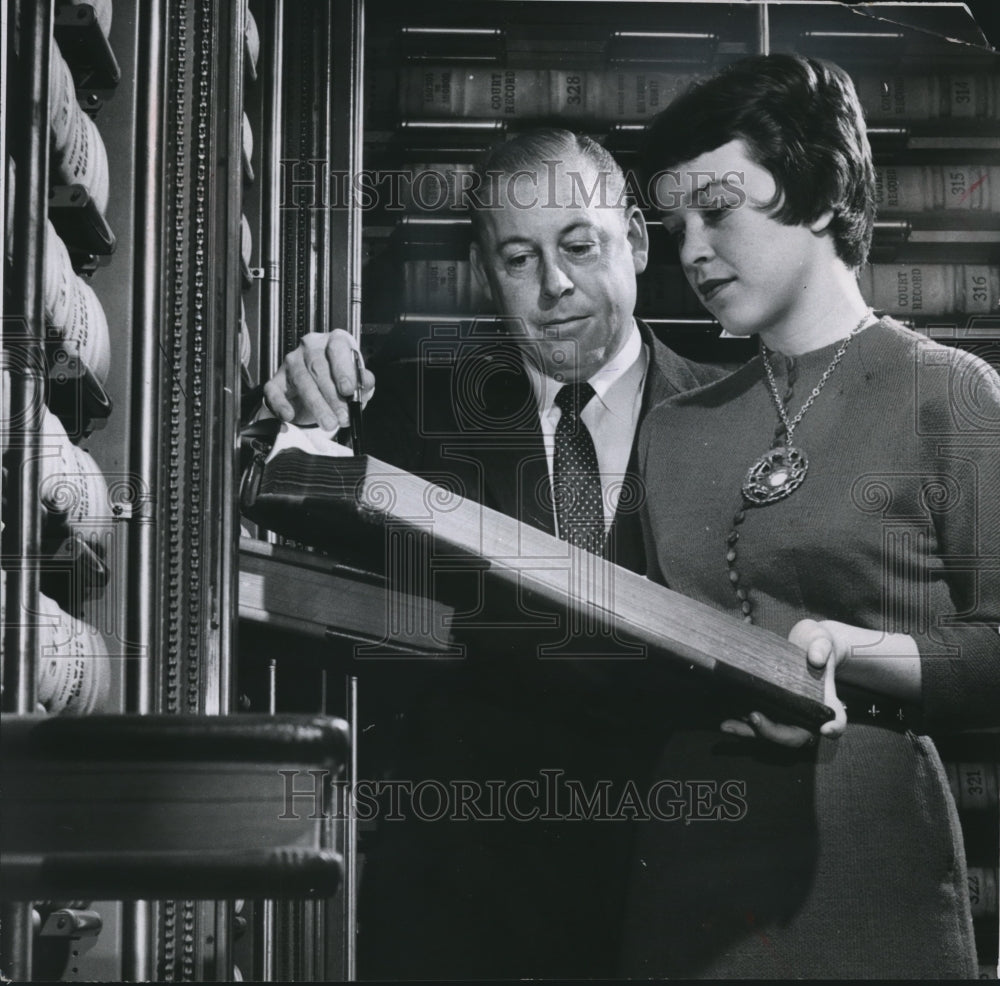 1957 Press Photo Clerk of Circuit Court Francis X. McCormack with Karen Vogel