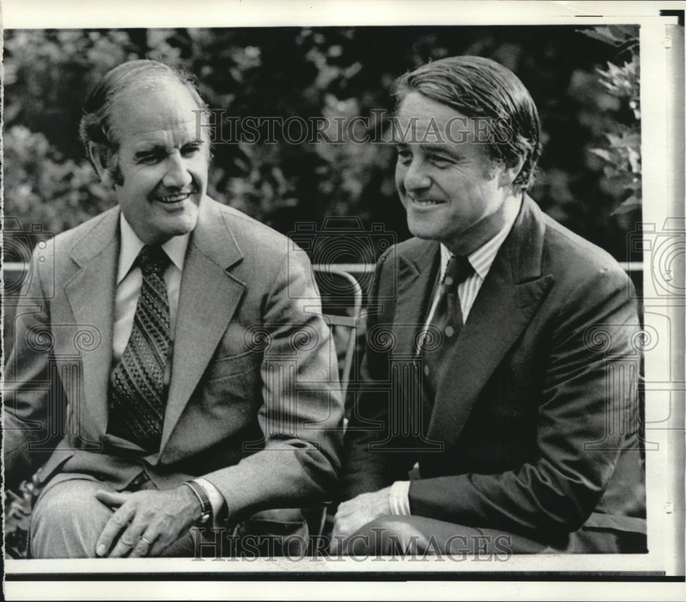 1972 Press Photo George McGovern with R. Sargent Shriver at Home in Washington