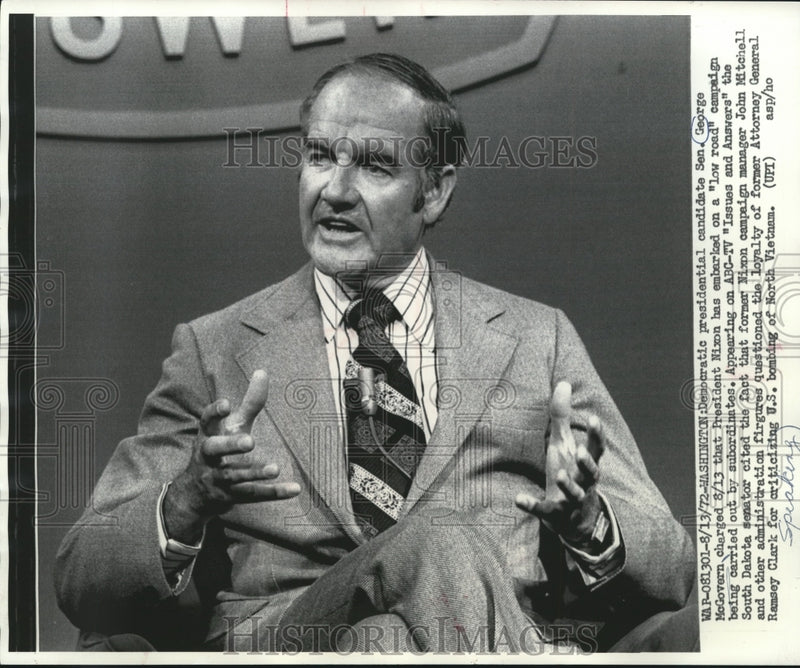 Load image into Gallery viewer, 1972 Press Photo Senator George McGovern Speaking in Washington, D.C.
