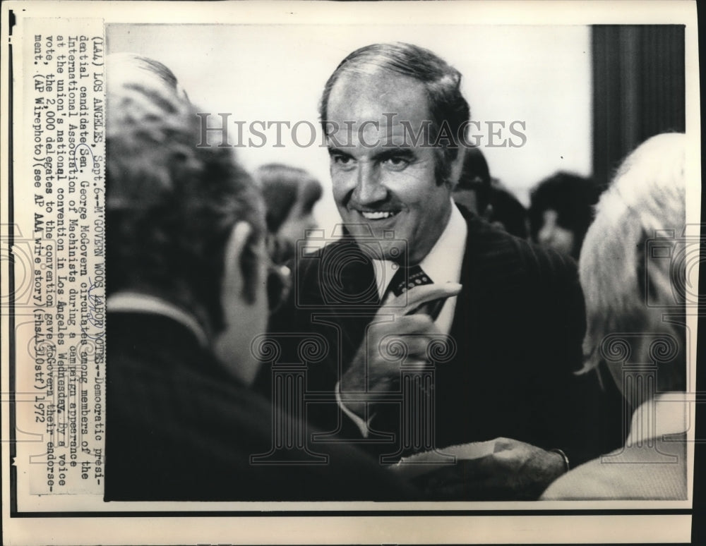 1972 Press Photo Senator McGovern meets union members, Los Angeles, California