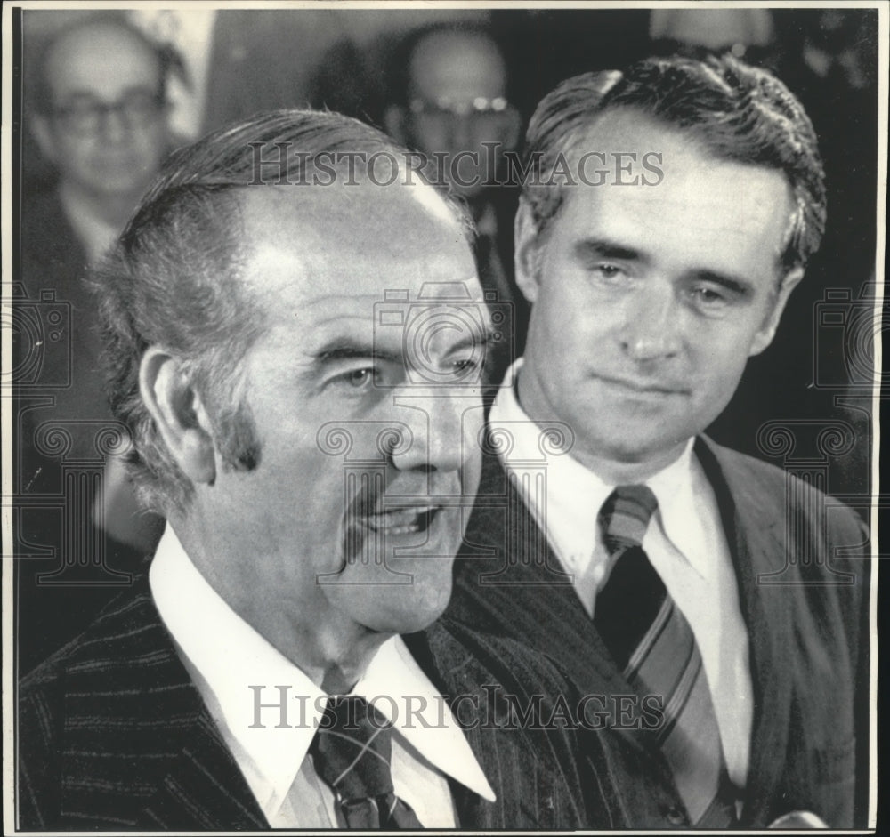 1972 Press Photo McGovern announces resignation of Eagleton to press, Washington