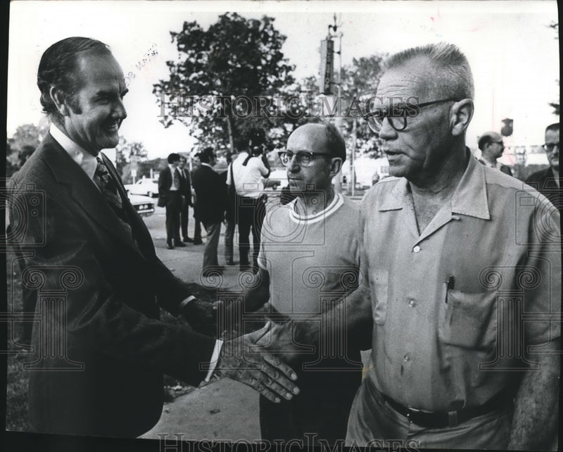 Load image into Gallery viewer, 1971 Press Photo George McGovern Greets Allis-Chalmers Employees in West Allis
