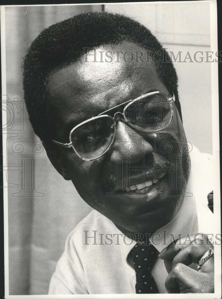 1974 Press Photo Actor James McEachin in Television Series Tenafly- Historic Images