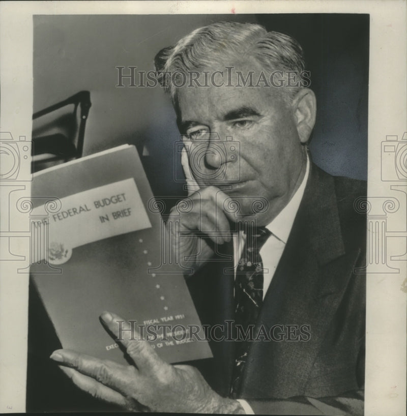 Load image into Gallery viewer, 1951 Press Photo Arizona Democratic Senator McFarland Reads The Federal Budget

