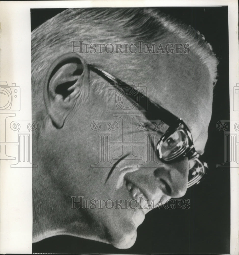 1966 Press Photo Keith Funston, president of New York Stock Exchange, smiling- Historic Images