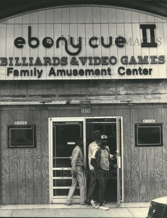 1983 Press Photo Ebony Cue II Family Amusement Center causes issues to merchants- Historic Images