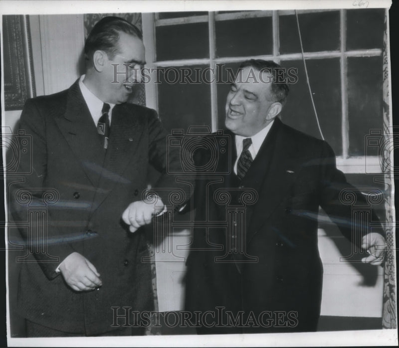 Load image into Gallery viewer, 1945 Press Photo Fiorello La Guardia, William O'Dwyer at New York City Hall
