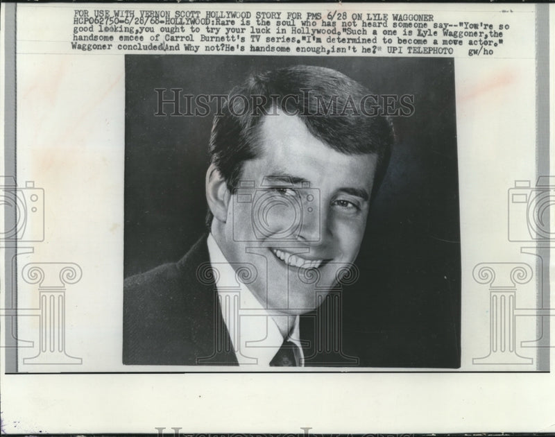 Load image into Gallery viewer, 1968 Press Photo Lyle Wagoner, emcee of the Carol Burnett Show - mjb21497
