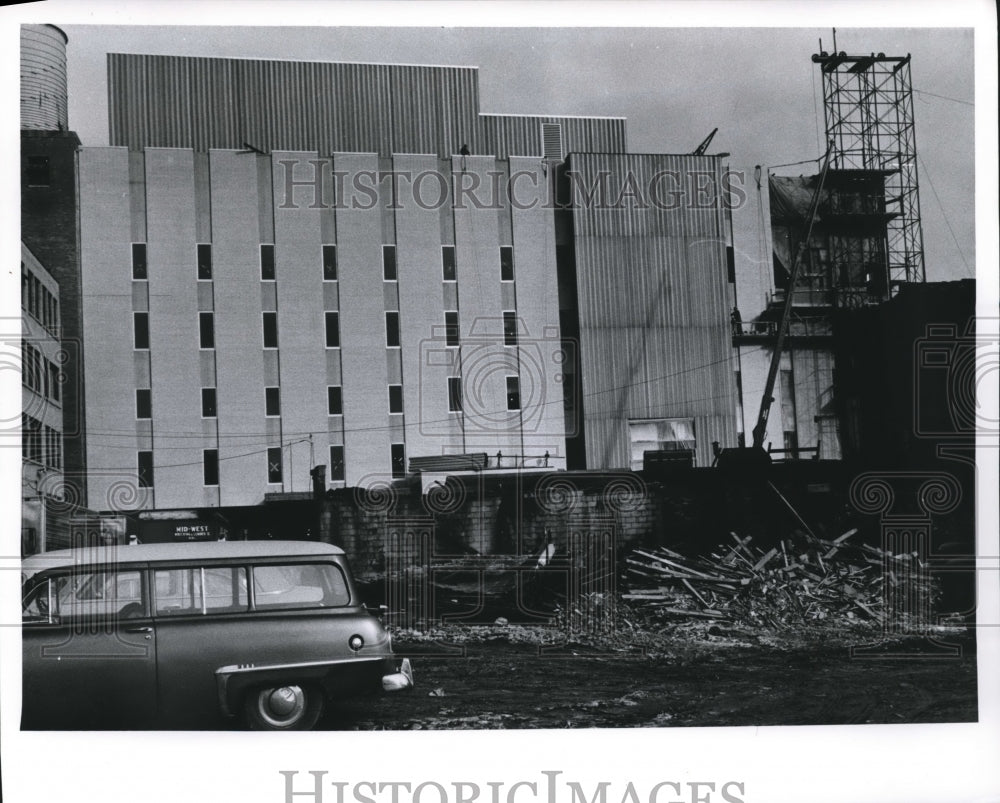 1961 Press Photo Construction of New Addition to Milwaukee Journal Building- Historic Images