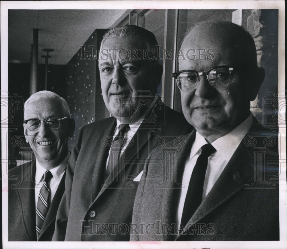 1964 Press Photo Eugene Gauger, T. Parker Lowe, Fred D. Huber; retirement party- Historic Images