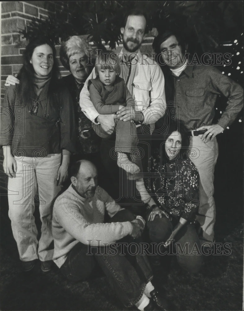 1981 Press Photo Traveling Family, Jim Gauvreau and Wife Maya Hahn Gauvreau- Historic Images