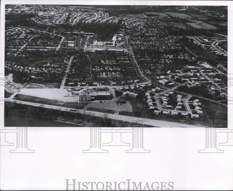Load image into Gallery viewer, 1964 Press Photo Housing Development from Above, Greendale, Wisconsin

