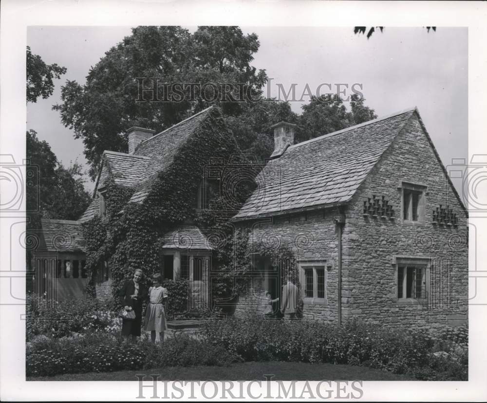 1953 Press Photo Cottage from England in Greenfield Village at Henry Ford Museum