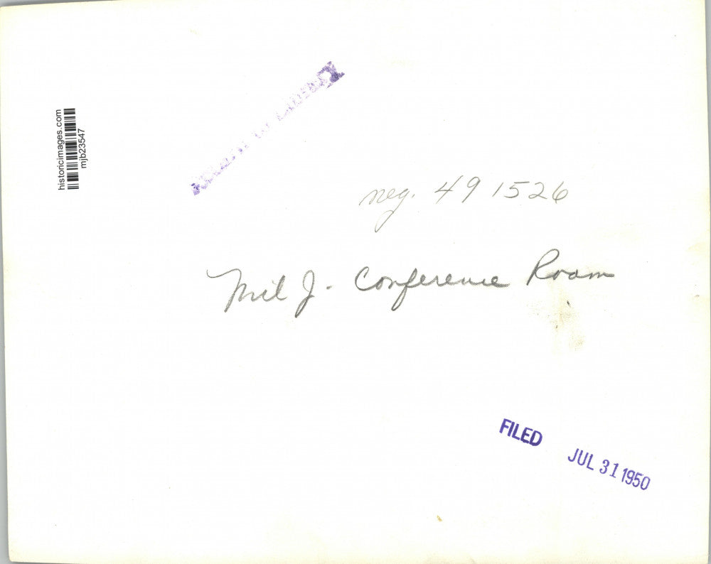 1950 Press Photo Interior view of Conference Room J, Milwaukee, Wisconsin