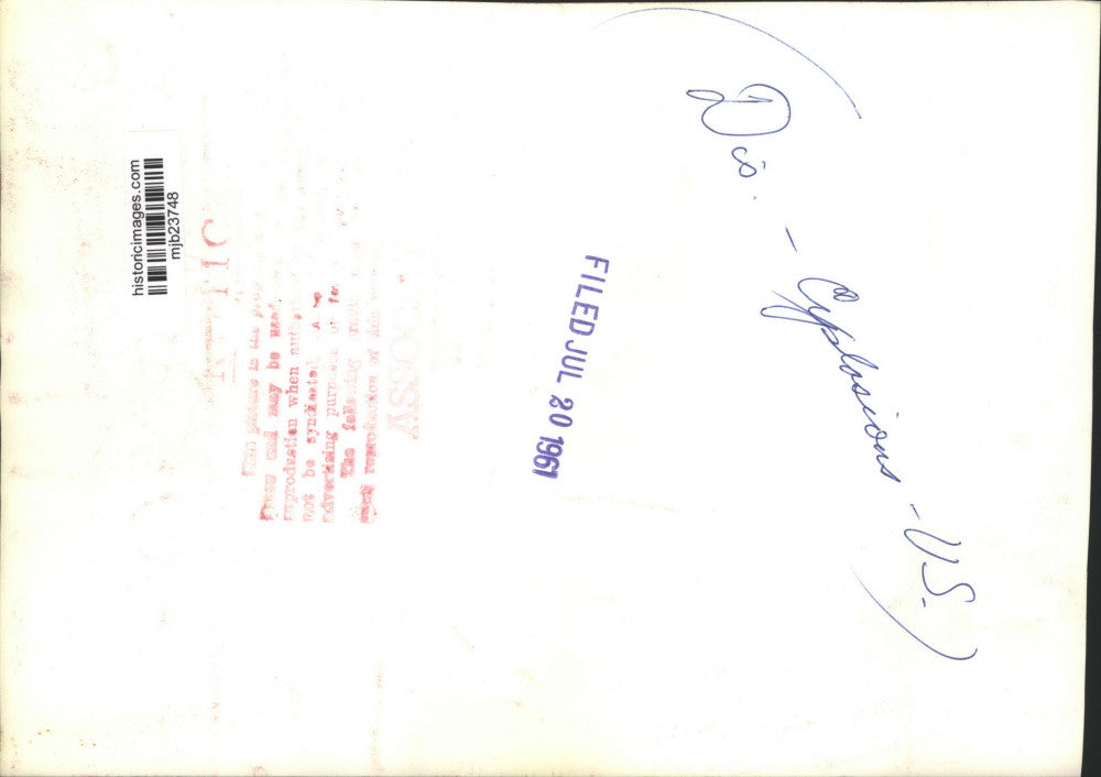 1961 Press Photo School explosion wreckage, rescue workers, New London, Texas