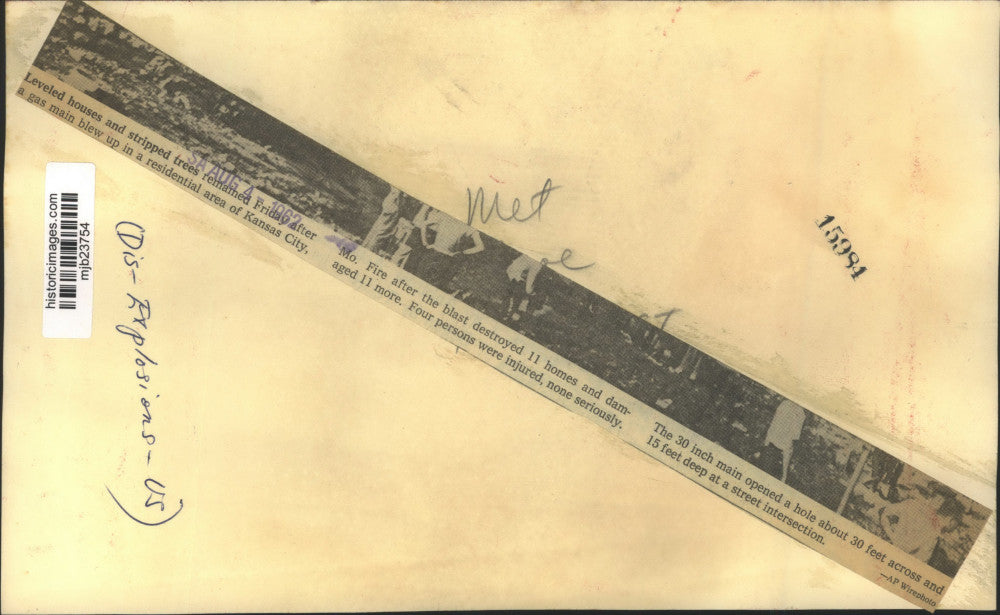 1962 Press Photo House debris from gas main explosion, Kansas City, Missouri